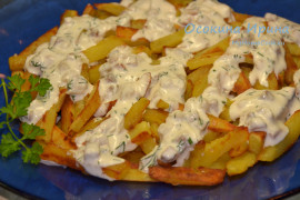 Жареная картошка с соусом