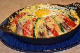 А-ля рататуй с яйцом