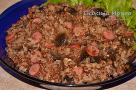 Гречка с опятами и колбасками