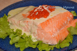 Жареная форель под сметанным соусом