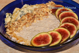 Боул с ночной овсянкой и инжиром
